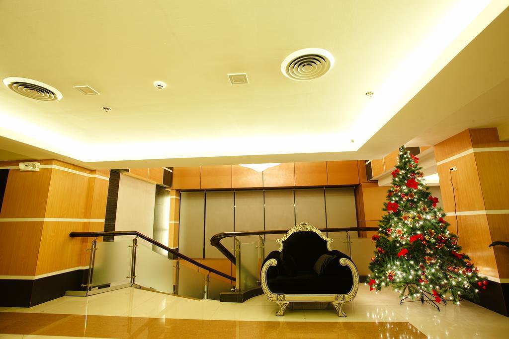 Big 8 Corporate Hotel Tagum Buitenkant foto