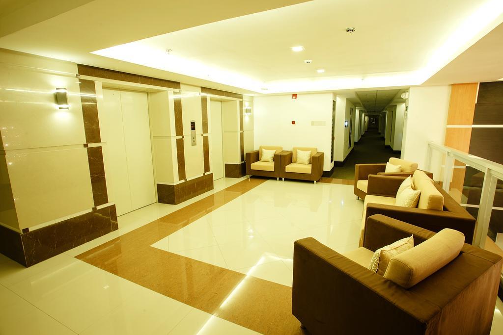 Big 8 Corporate Hotel Tagum Buitenkant foto