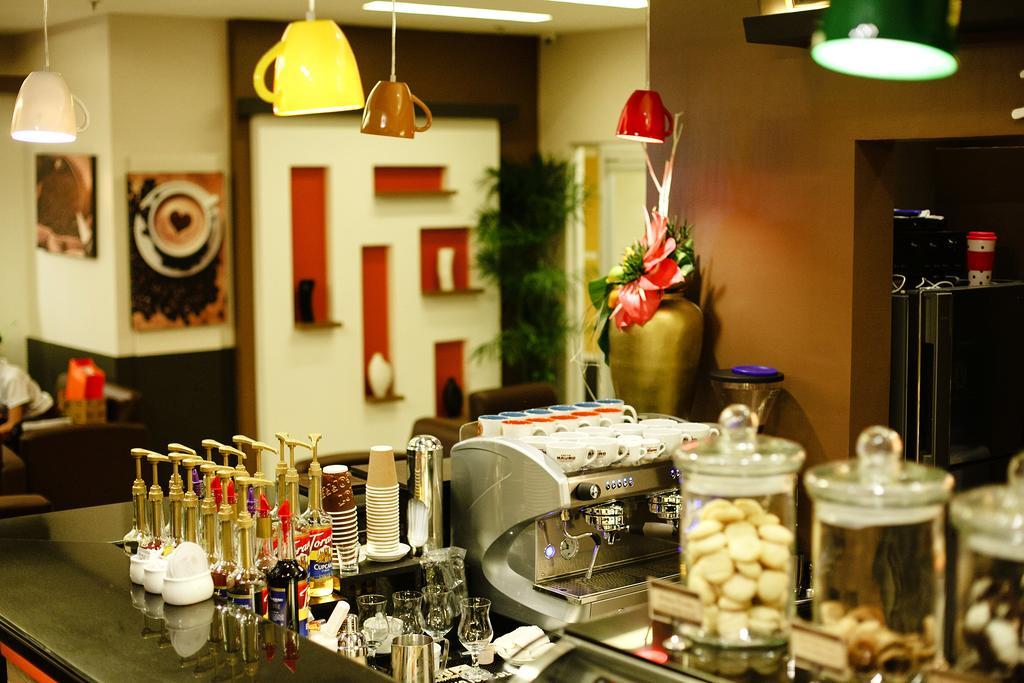 Big 8 Corporate Hotel Tagum Buitenkant foto