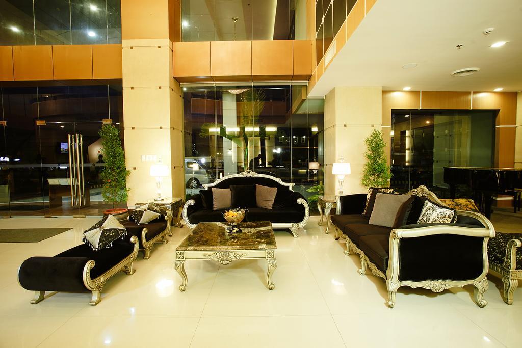 Big 8 Corporate Hotel Tagum Buitenkant foto
