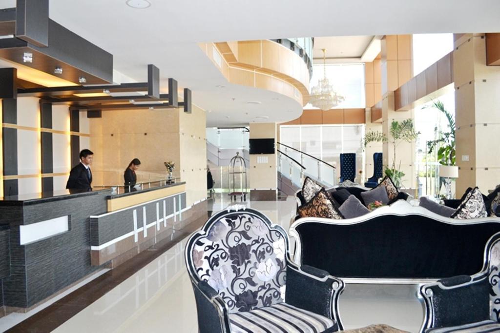 Big 8 Corporate Hotel Tagum Buitenkant foto