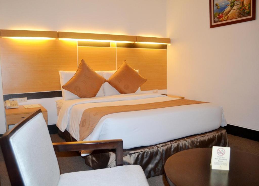 Big 8 Corporate Hotel Tagum Kamer foto