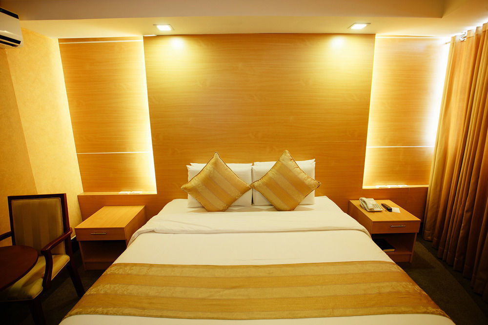 Big 8 Corporate Hotel Tagum Buitenkant foto