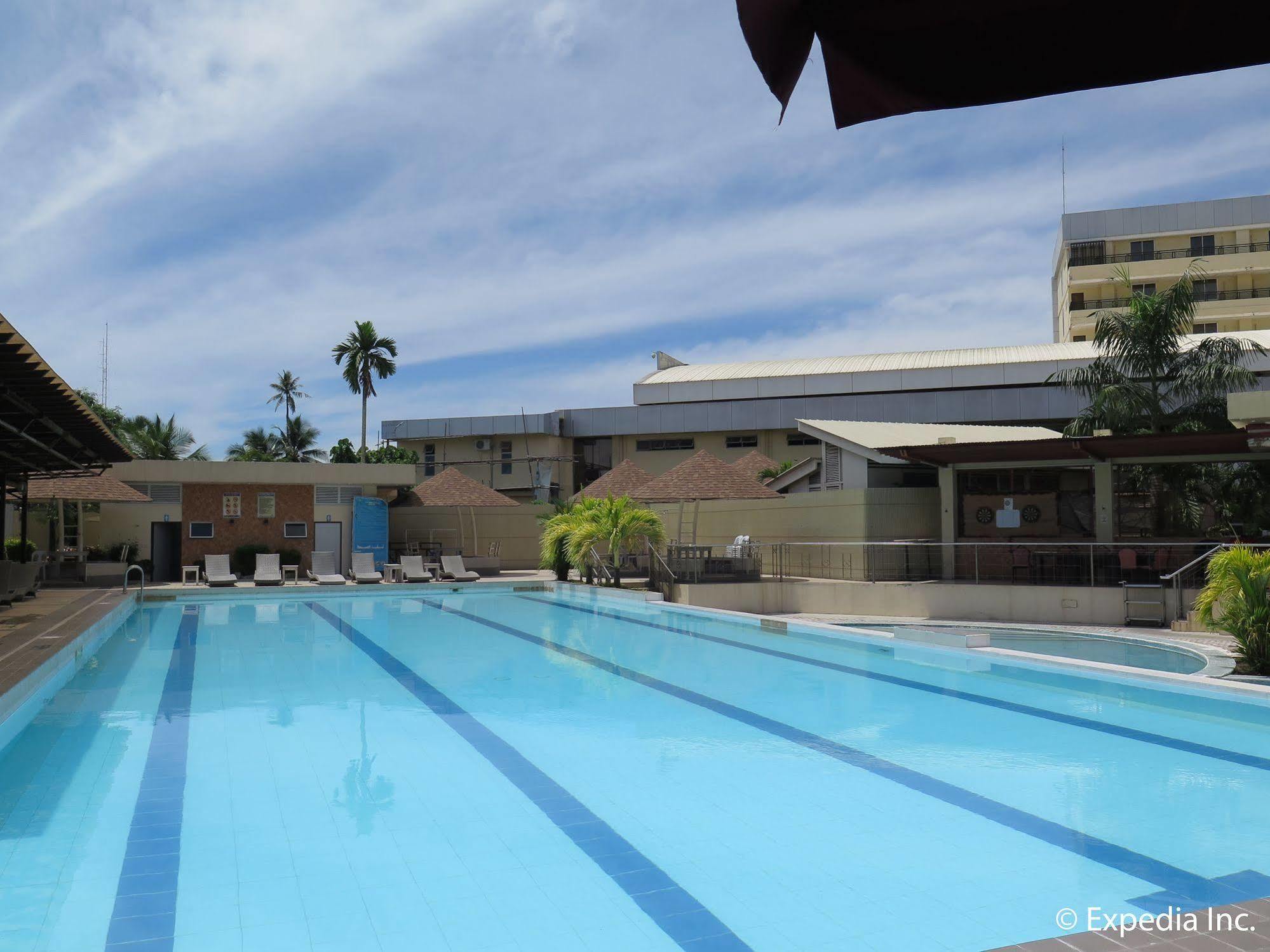 Big 8 Corporate Hotel Tagum Buitenkant foto