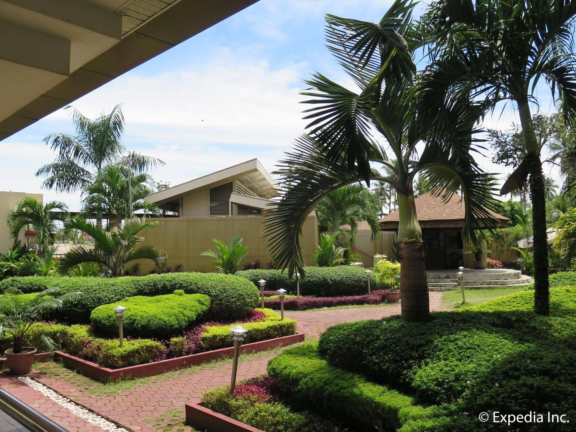 Big 8 Corporate Hotel Tagum Buitenkant foto